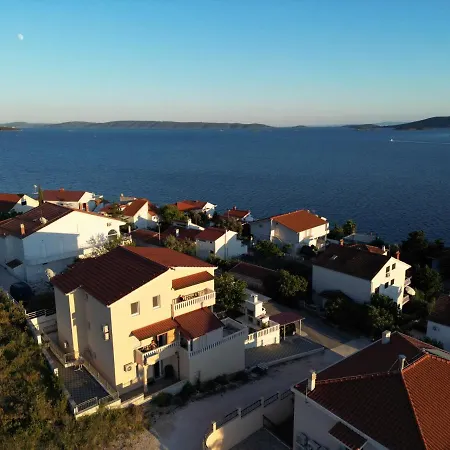 Apartment Punta Seget Vranjica