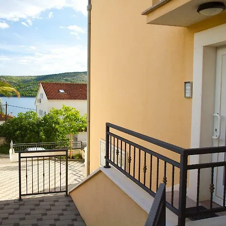 Apartment Punta * Seget Vranjica