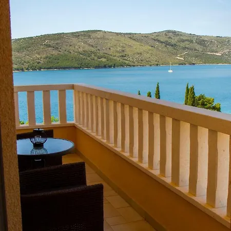 Apartment Punta * Seget Vranjica
